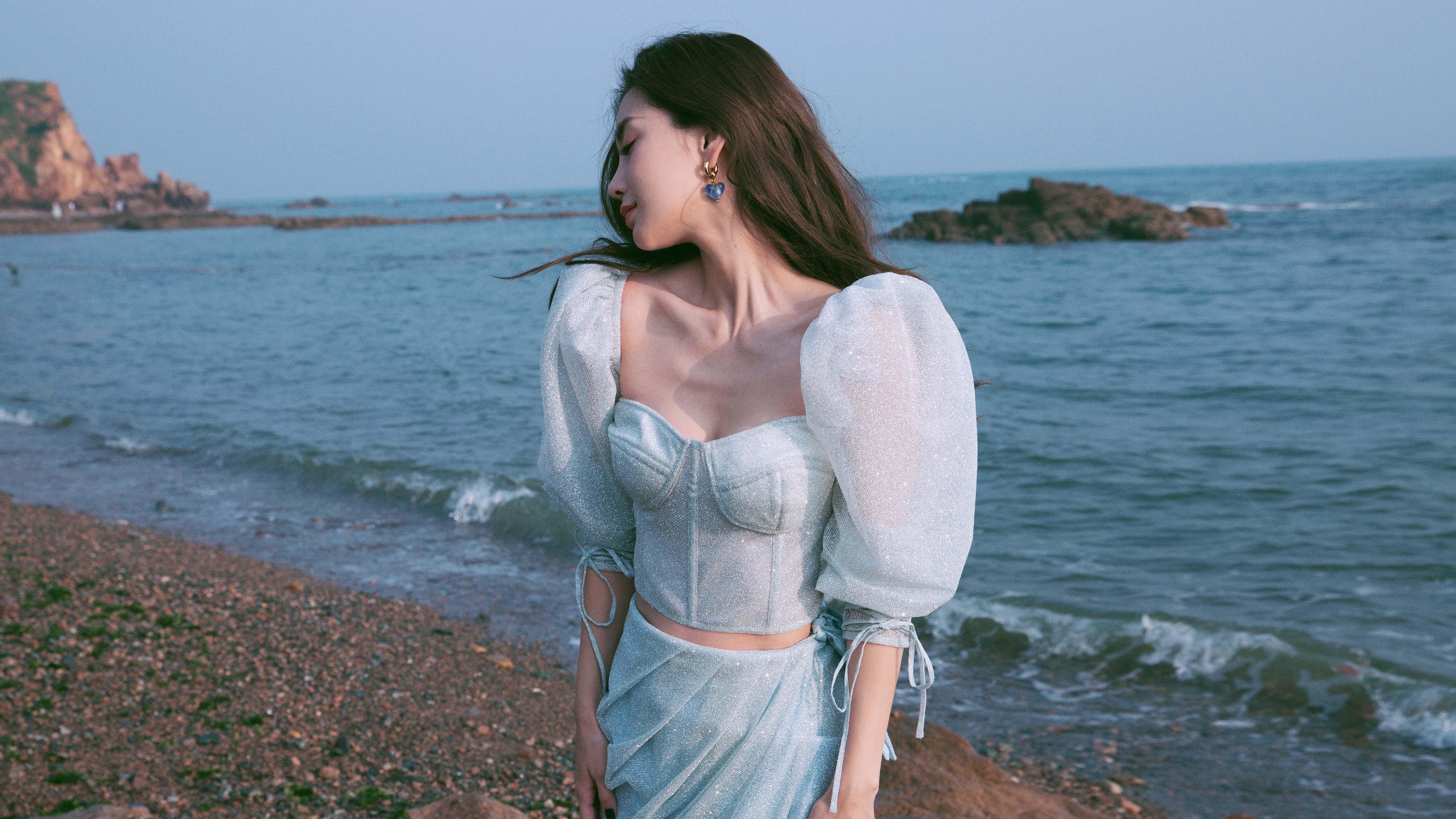 内马尔爆发，足球场上的佛罗伦萨艺术，加拿大提前终结悬念