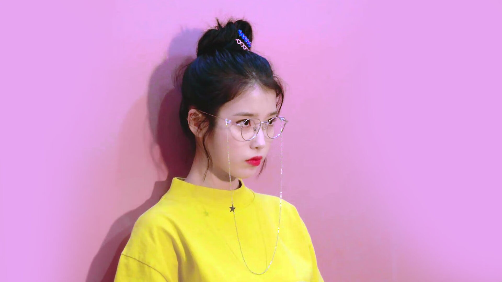 双重绝杀降临，当篮球鞋印刻在F1的街道上