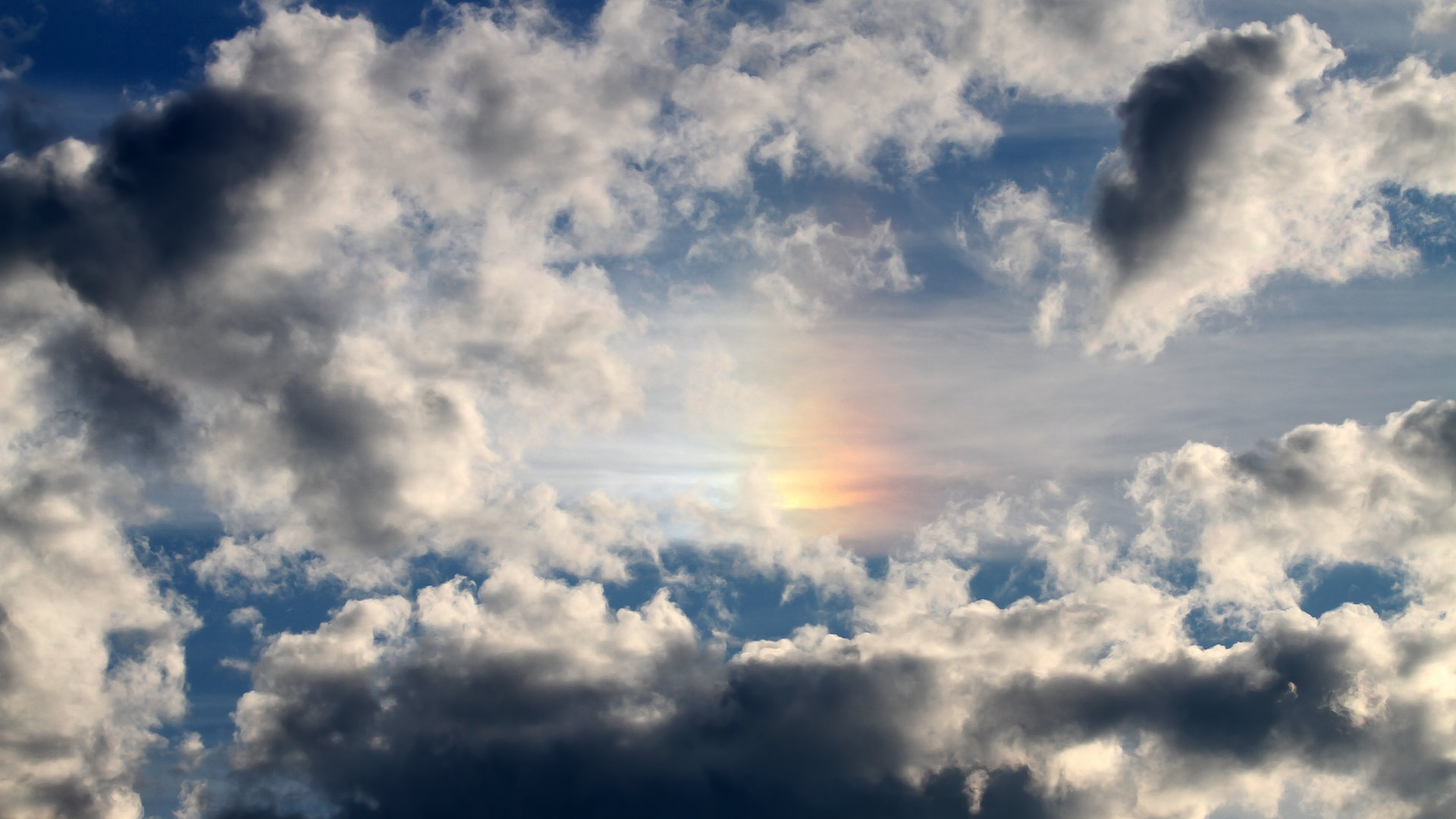 平行宇宙的德比之夜，当布伦森在纽约终结悬念时，伯纳乌的硝烟才刚刚升起