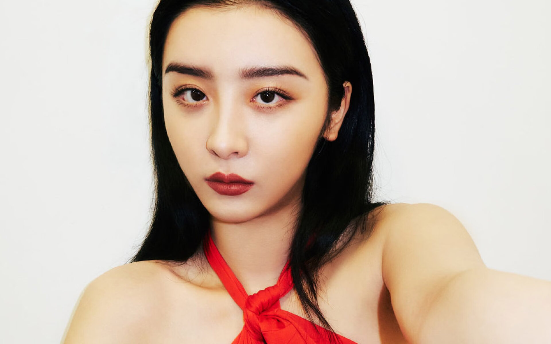 钢铁洪流与南美探戈的终极碰撞,卢卡库以天神下凡之势,引领塞尔维亚在窒息攻防中险胜智利